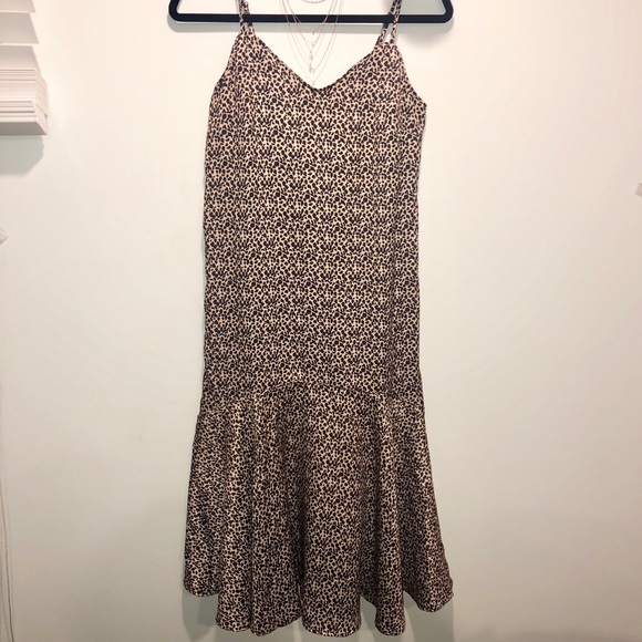 ✨UO GIANNA LEOPARD PRINT RUFFLE MIDI DRESS ✨ - Picture 3 of 6